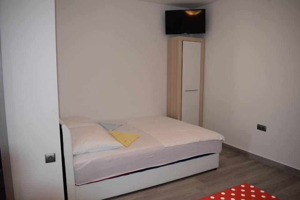 Apartmani Celjak Pag Town Exterior foto