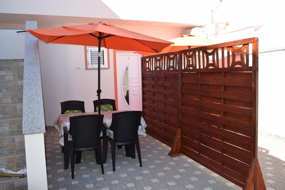 Apartmani Celjak Pag Town Exterior foto